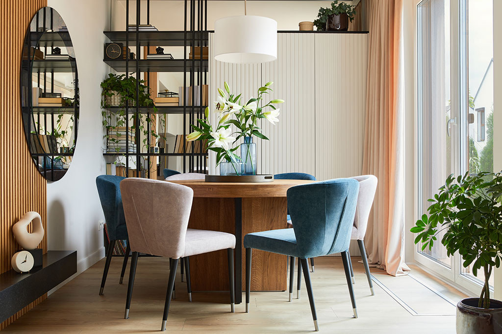 Multi-functional dining room